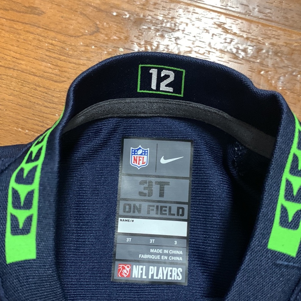 Nike Seattle Seahawks Fan #12 Football Jersey - Picture 4 of 5